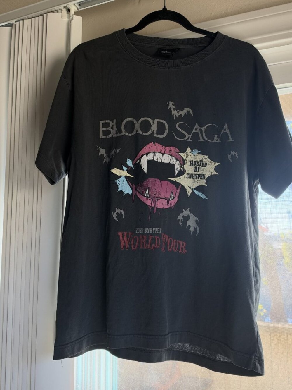 Official ENHYPEN Blood Saga World Tour S/S T-Shirt Charcoal Size M NWT